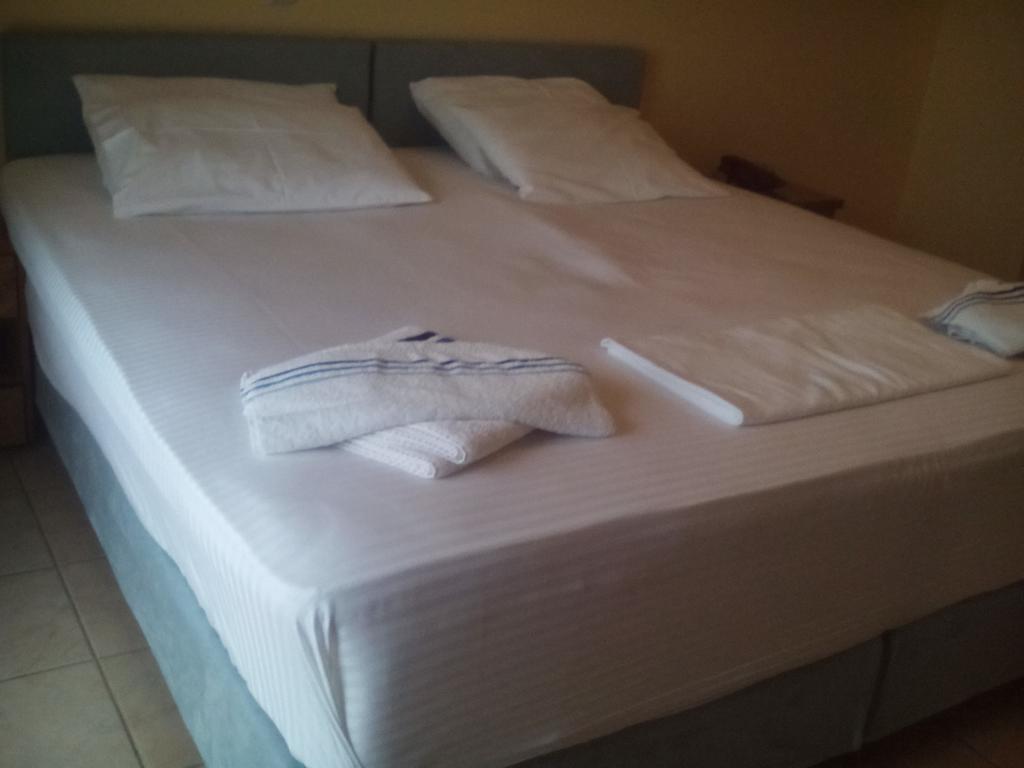 Aparthotel G. Kiapekou Loutra Edipsou  Exterior foto