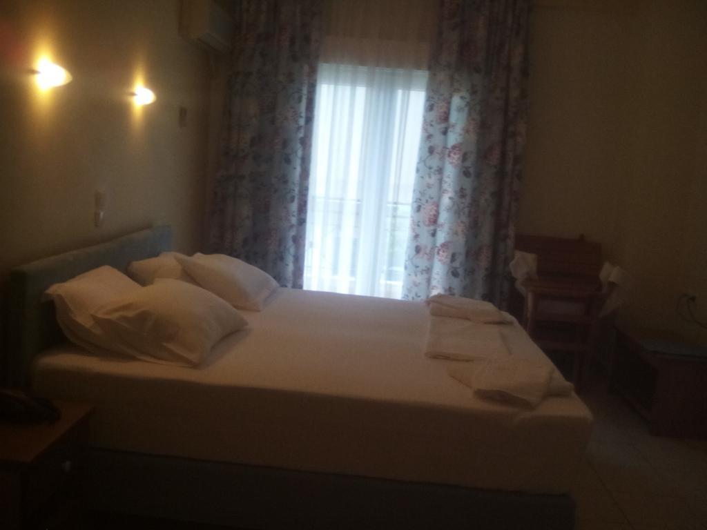Aparthotel G. Kiapekou Loutra Edipsou  Exterior foto